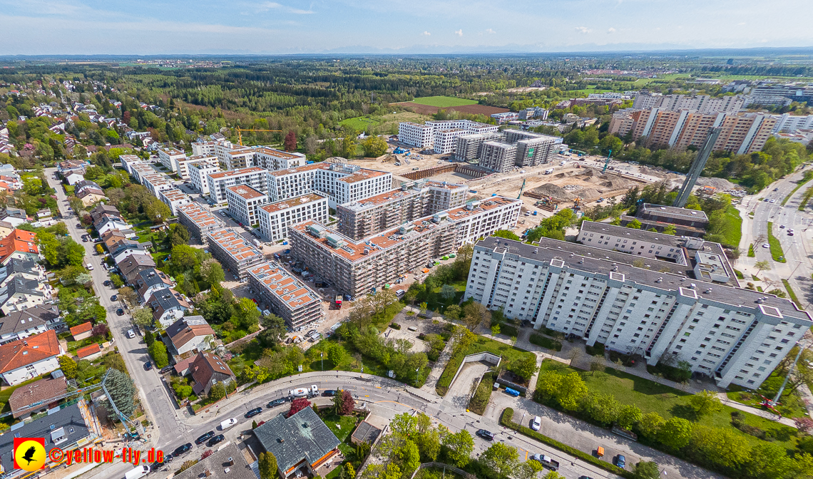 04.05.2023 - Luftbilder vom Alexisqaurtier und Pandion Verde in Neuperlach